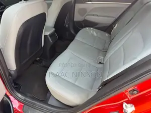 Hyundai Elantra 2017 Red