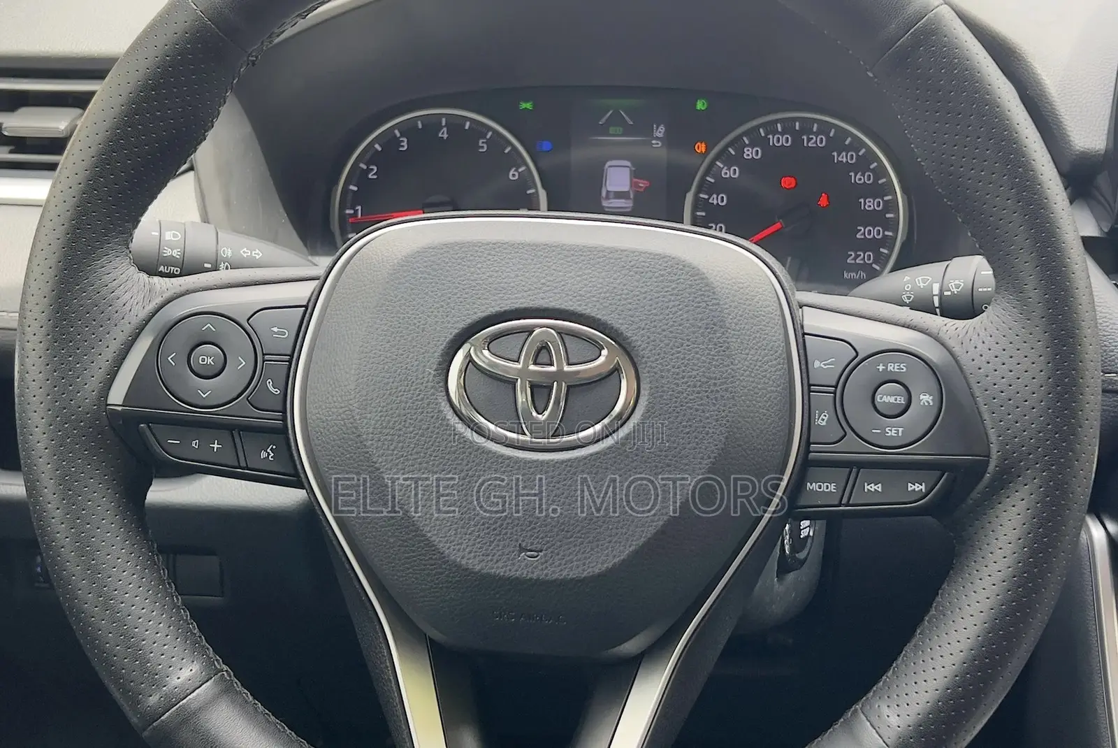 Toyota RAV4 2021 White