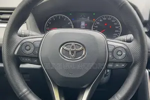 Toyota RAV4 2021 White