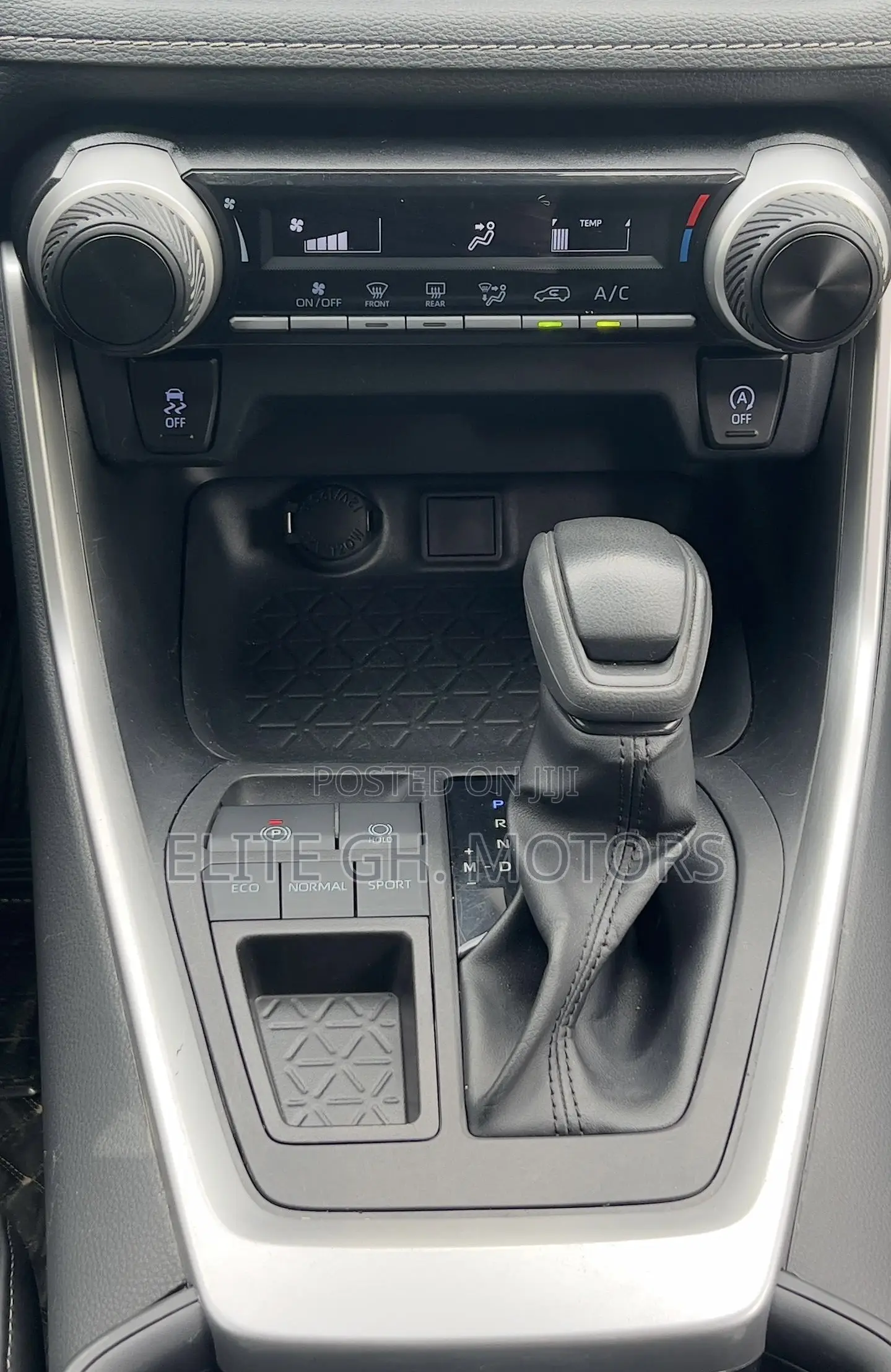 Toyota RAV4 2021 White