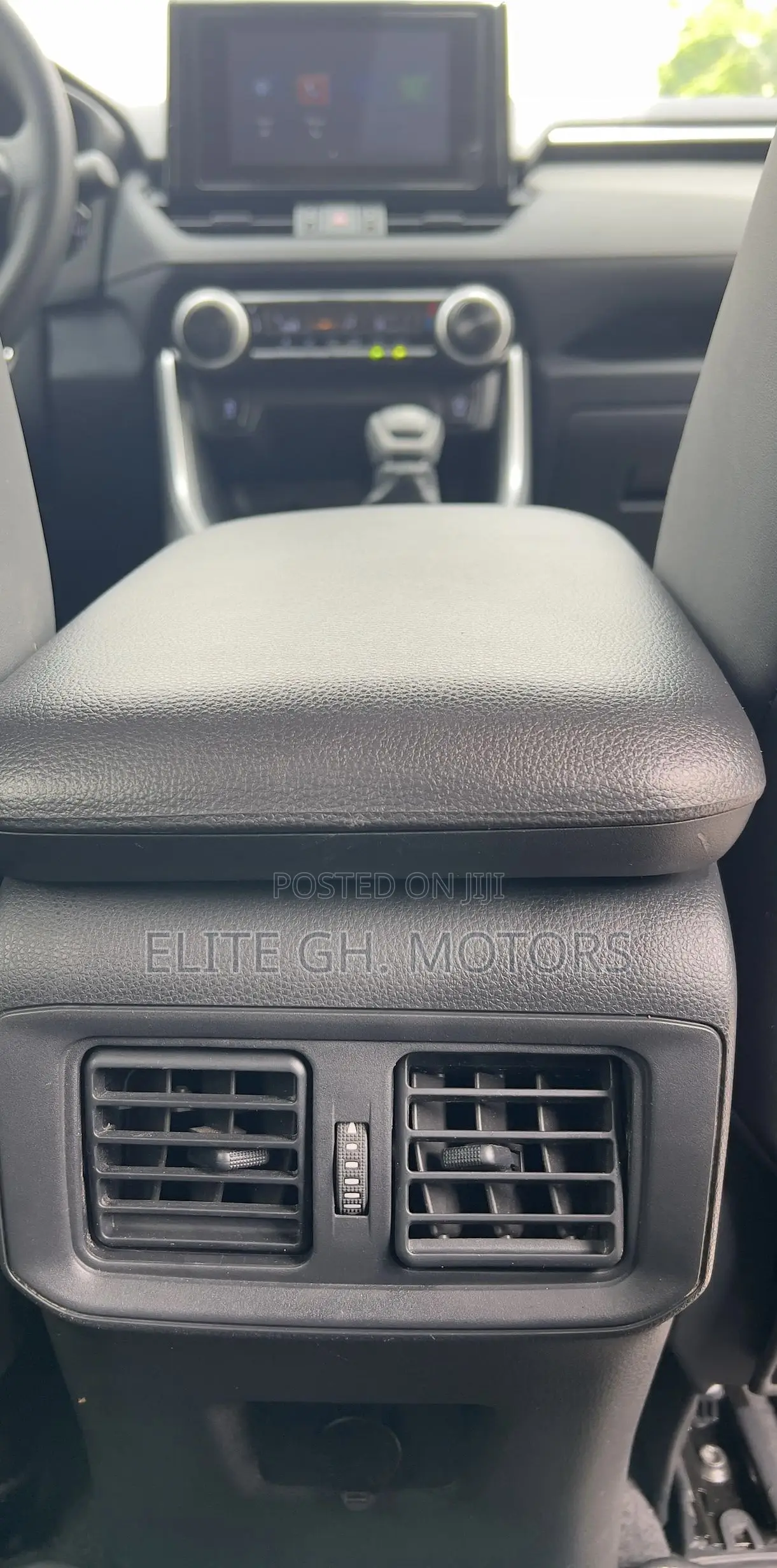 Toyota RAV4 2021 White