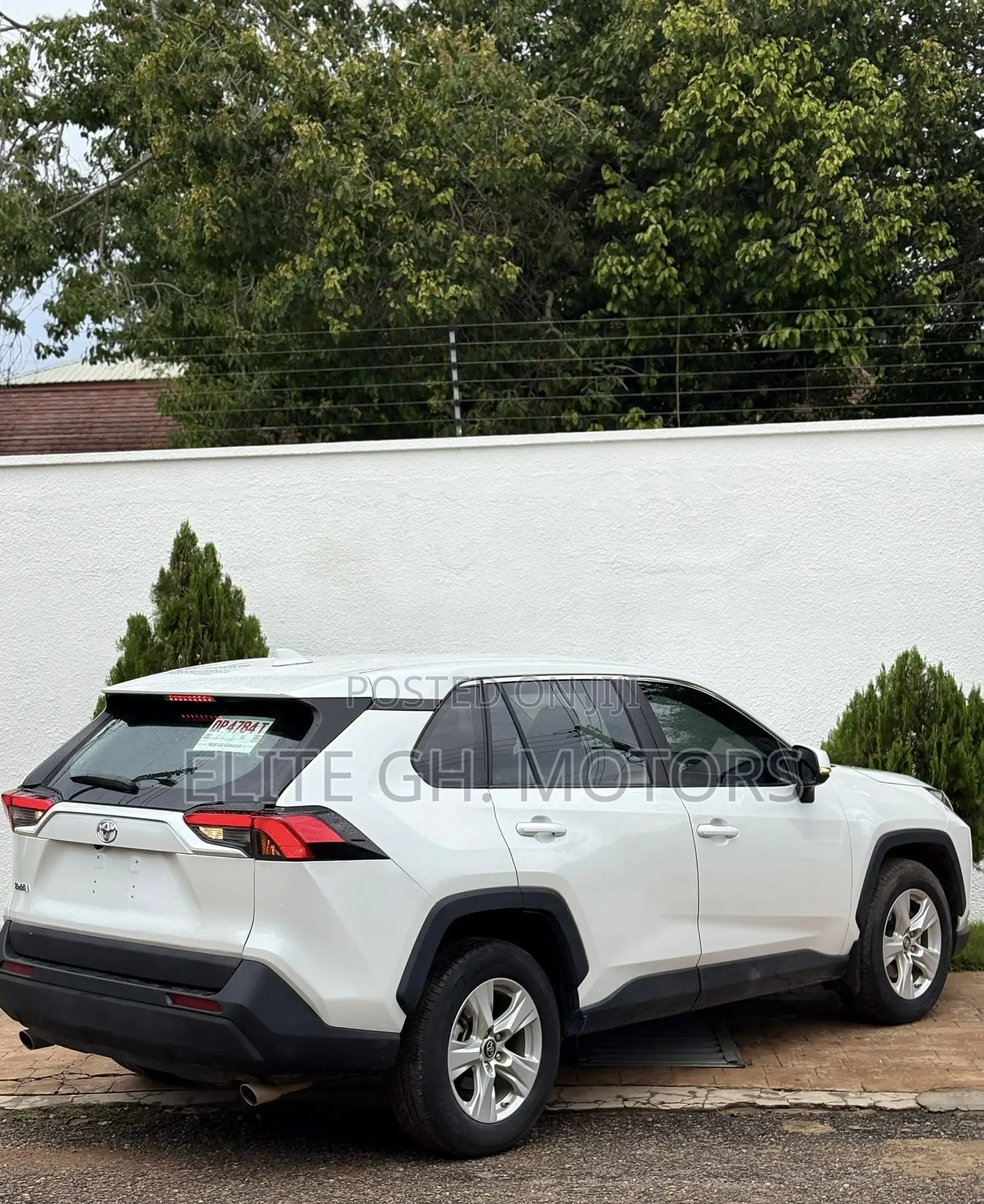 Toyota RAV4 2021 White