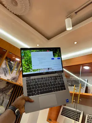 Laptop Dell Latitude 5320 16GB Intel Core i5 SSD 512GB