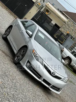 Toyota Camry 2014 Silver