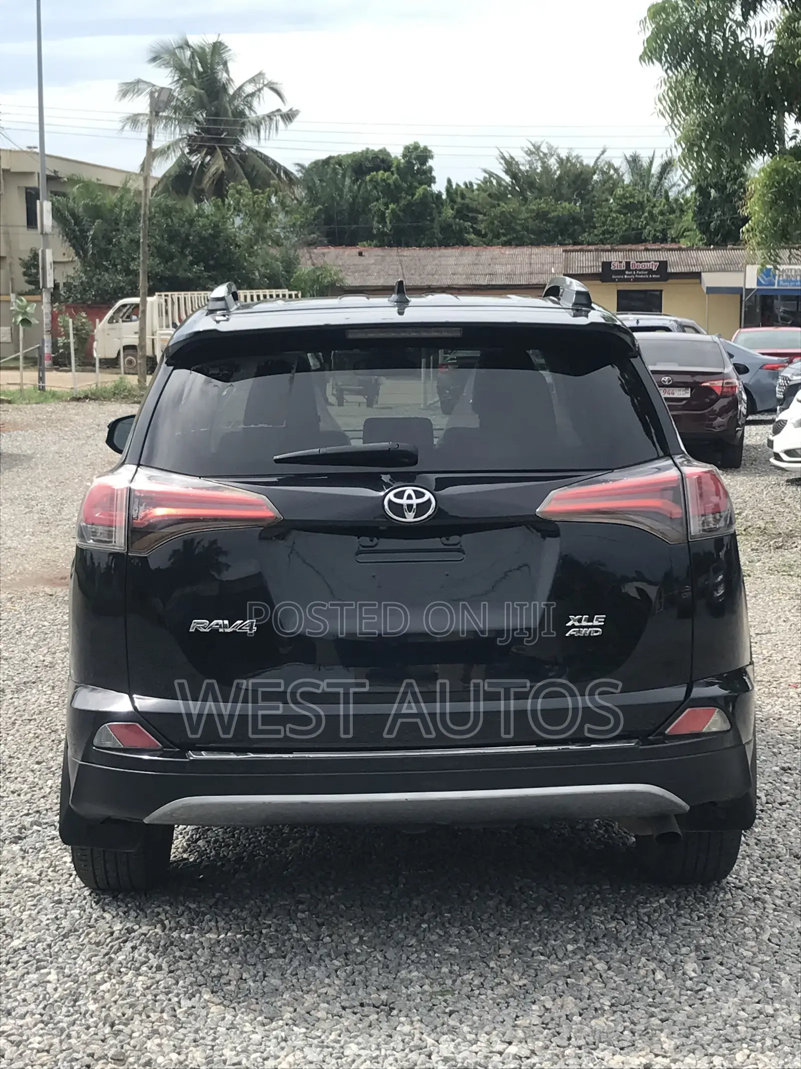 Toyota RAV4 XLE 4dr SUV AWD (2.5L 4cyl 6A) 2018 Black