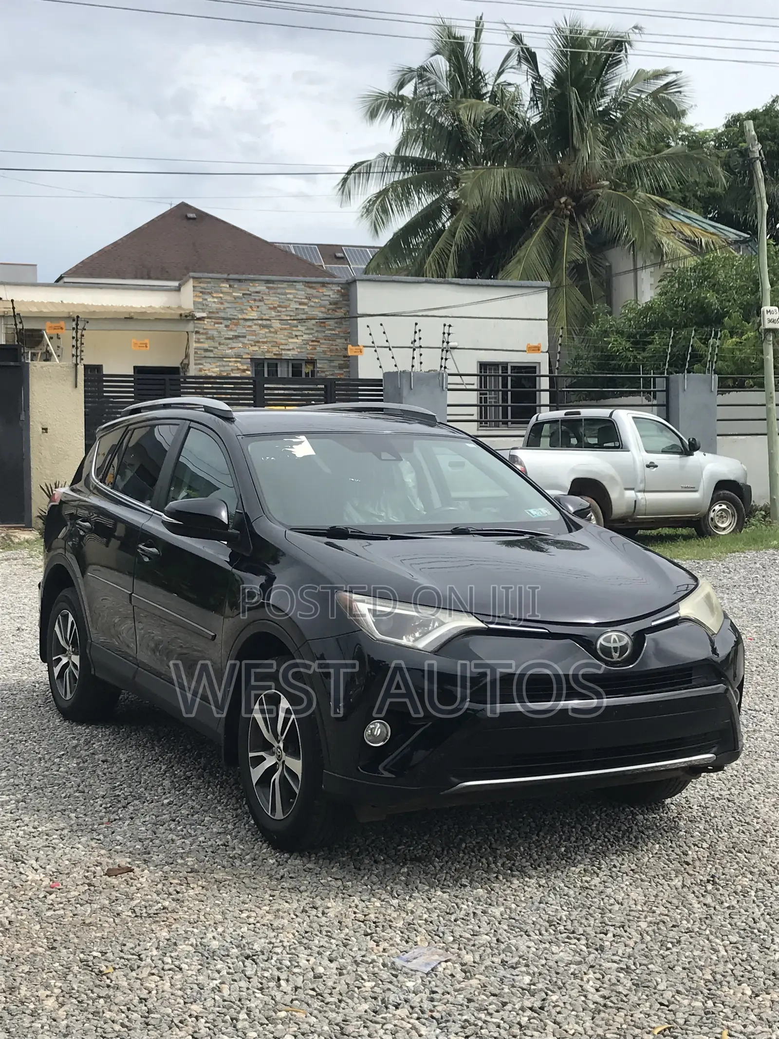 Toyota RAV4 XLE 4dr SUV AWD (2.5L 4cyl 6A) 2018 Black