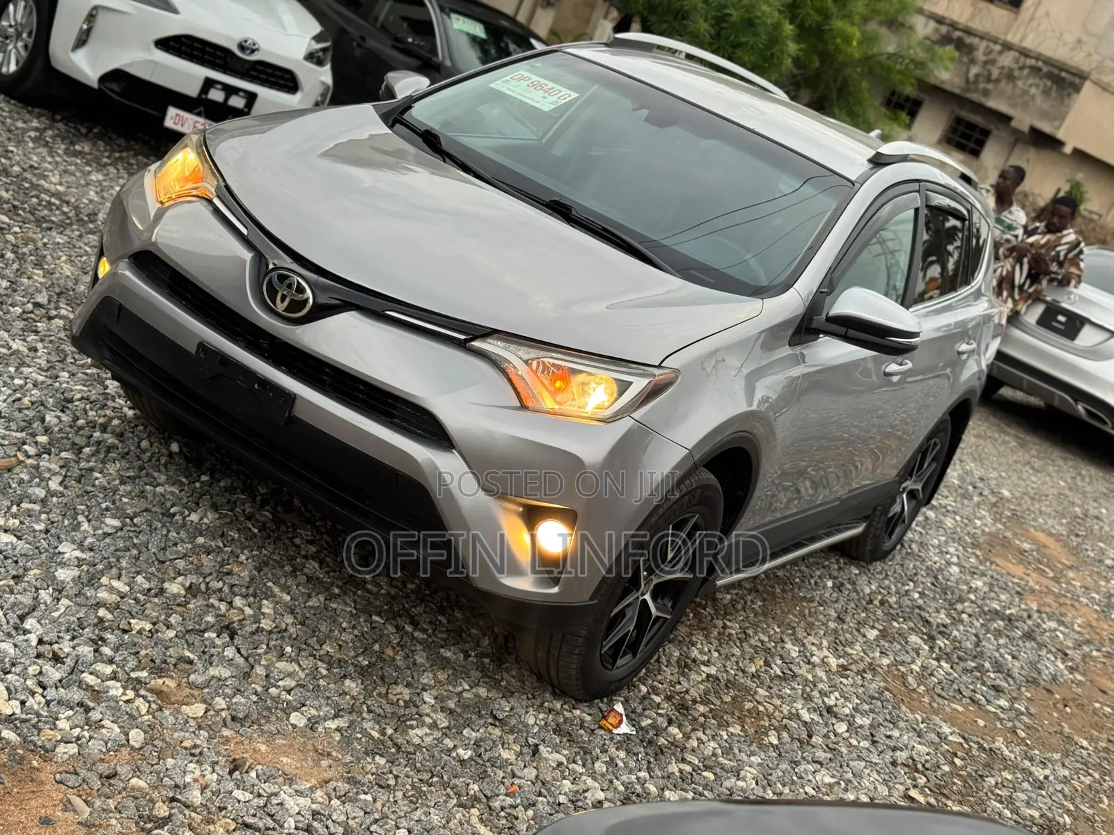 Toyota RAV4 LE FWD (2.5L 4cyl 6A) 2016 Gray