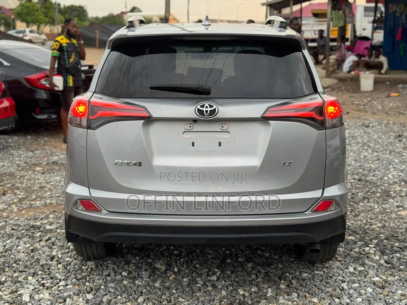 Toyota RAV4 LE FWD (2.5L 4cyl 6A) 2016 Gray