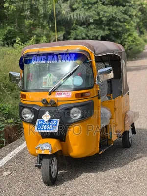 Bajaj RE 2025 Red