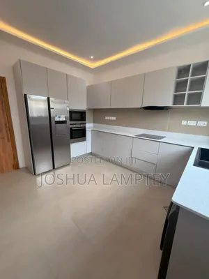 4bdrm Townhouse / Terrace in East Legon A&C Mall for rent