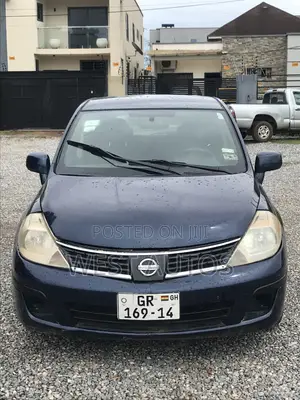 Nissan Versa 2010 Blue