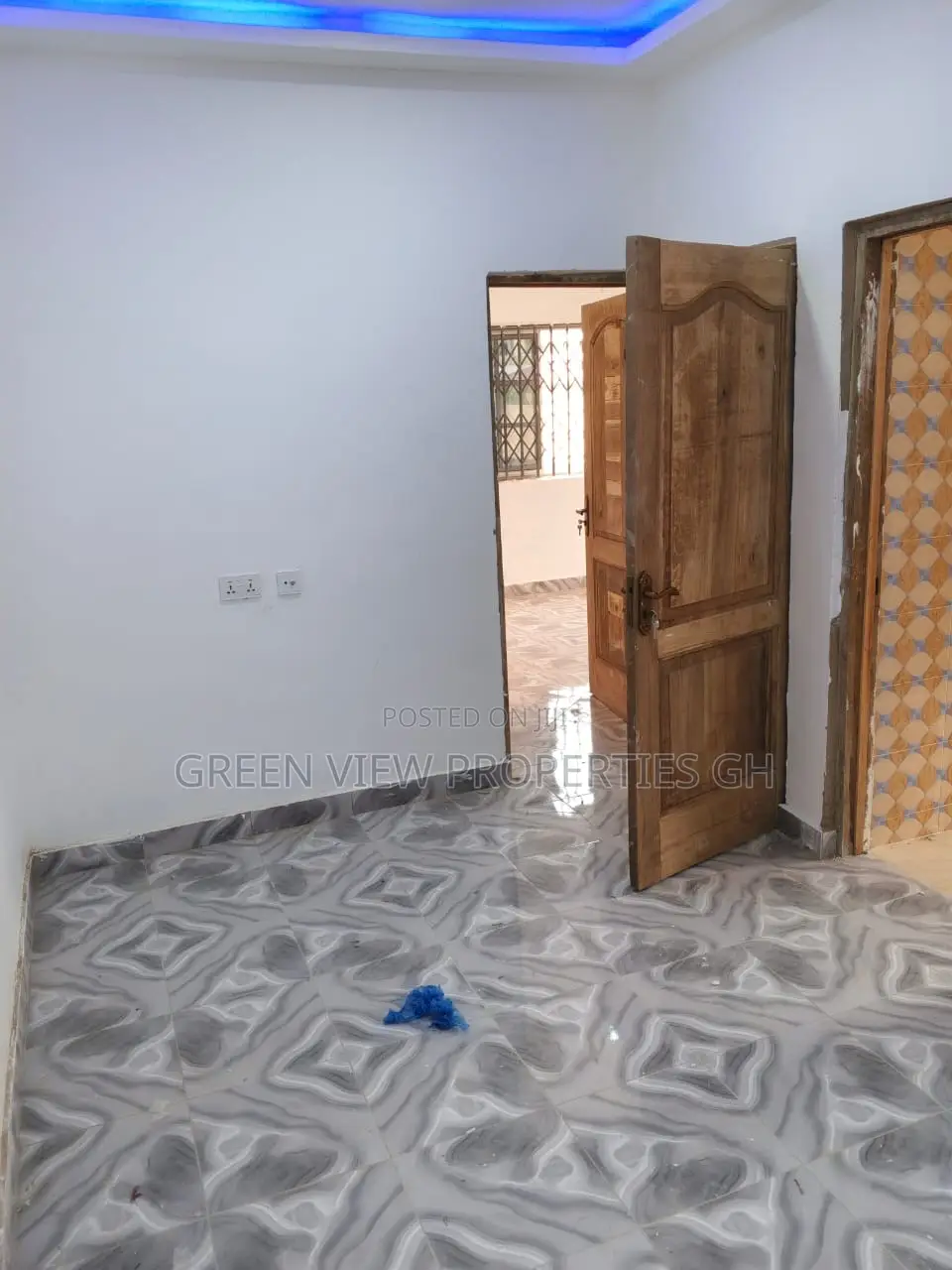 1bdrm Apartment in West Hills Mall Area for rent