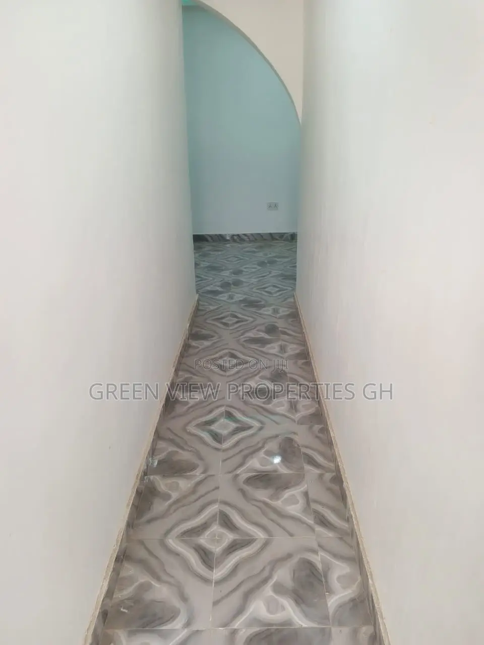 1bdrm Apartment in West Hills Mall Area for rent