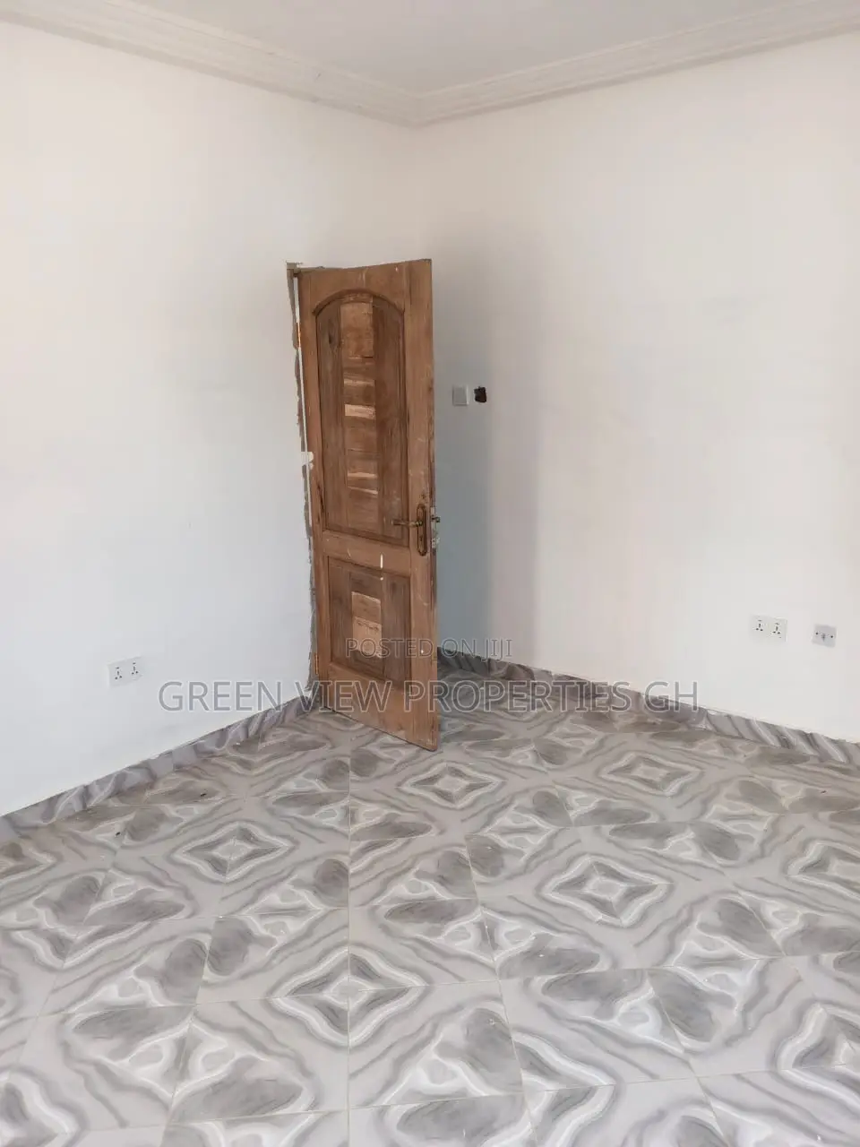 1bdrm Apartment in West Hills Mall Area for rent