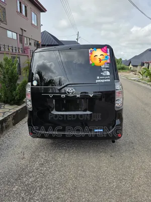 Toyota Voxy 2011 Black