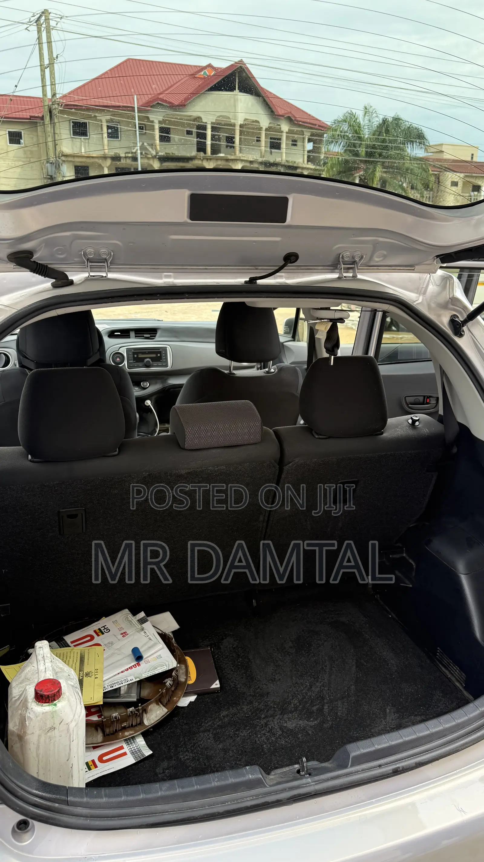 Toyota Vitz 2012 Silver