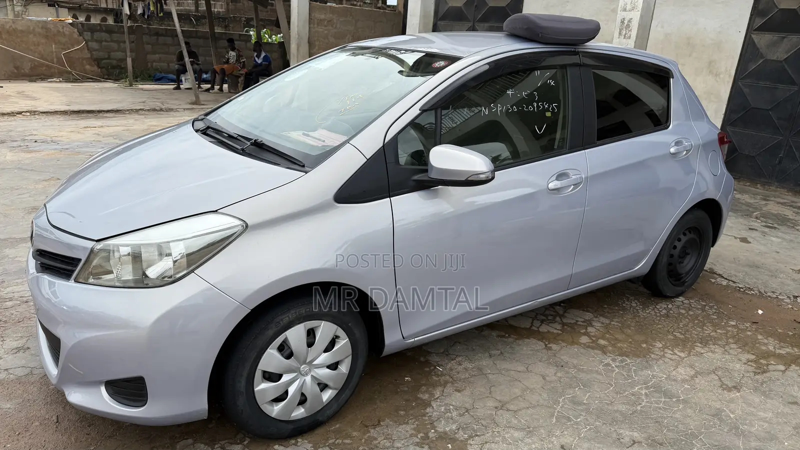 Toyota Vitz 2012 Silver