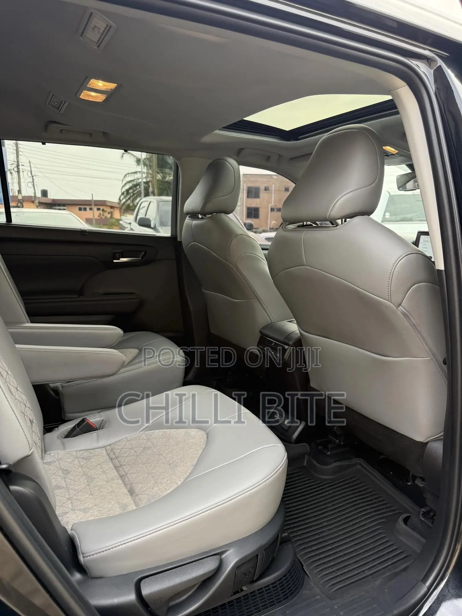 Toyota Highlander XLE FWD 2023 Black