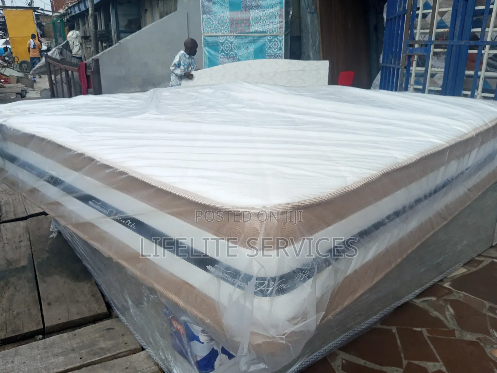 Spring Mattress 12" Fufa Queen Size - Bouncy