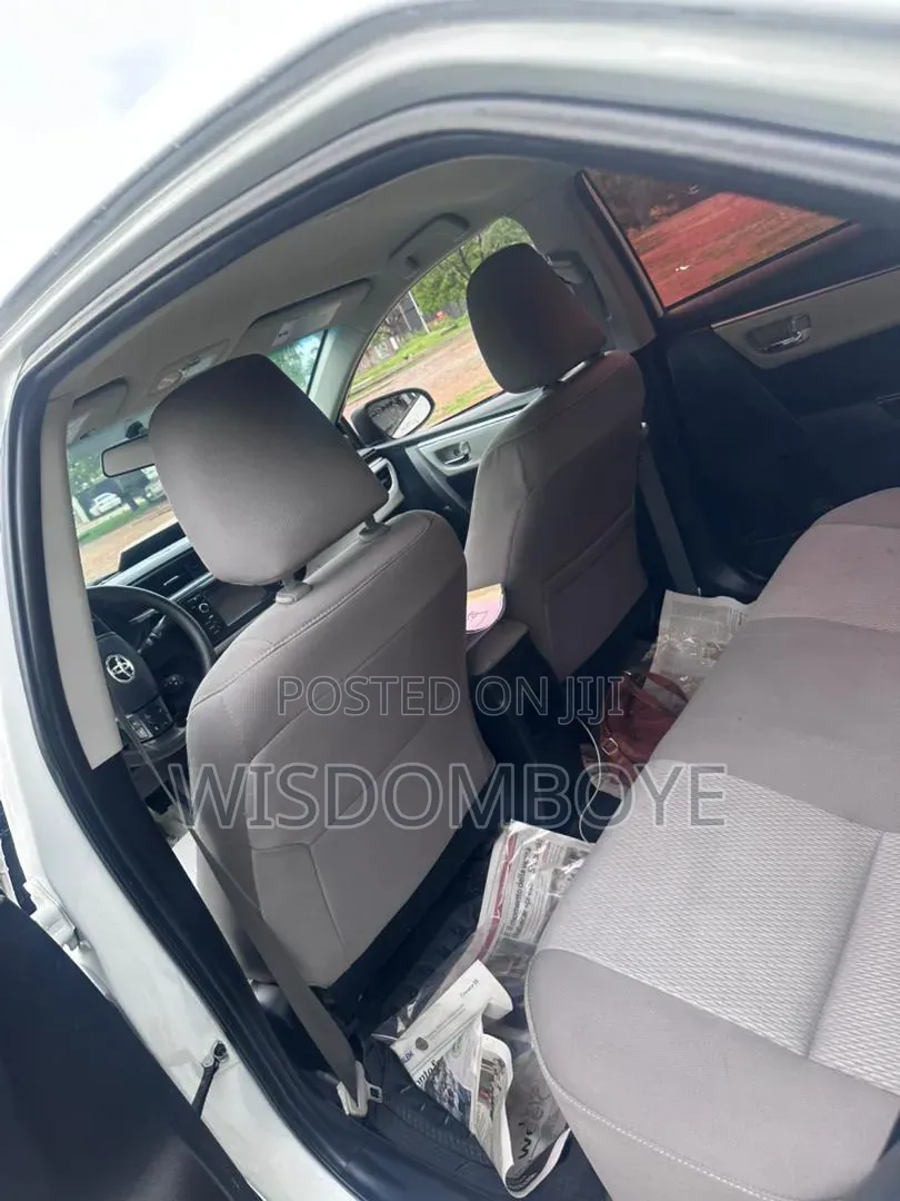 Toyota Corolla S w/Special Edition Pkg (1.8L 4cyl CVT) 2016 Gray