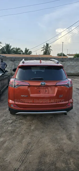 Toyota RAV4 2016 Orange
