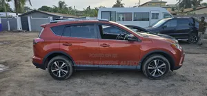 Toyota RAV4 2016 Orange