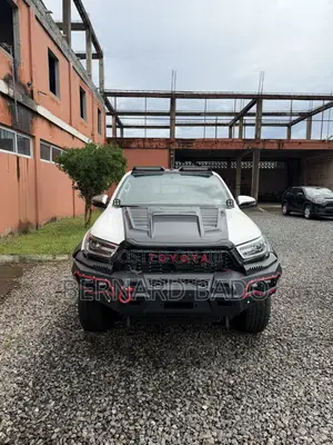 New Toyota Hilux 2025 White