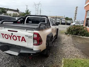 New Toyota Hilux 2025 White