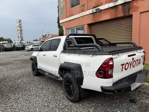 New Toyota Hilux 2025 White