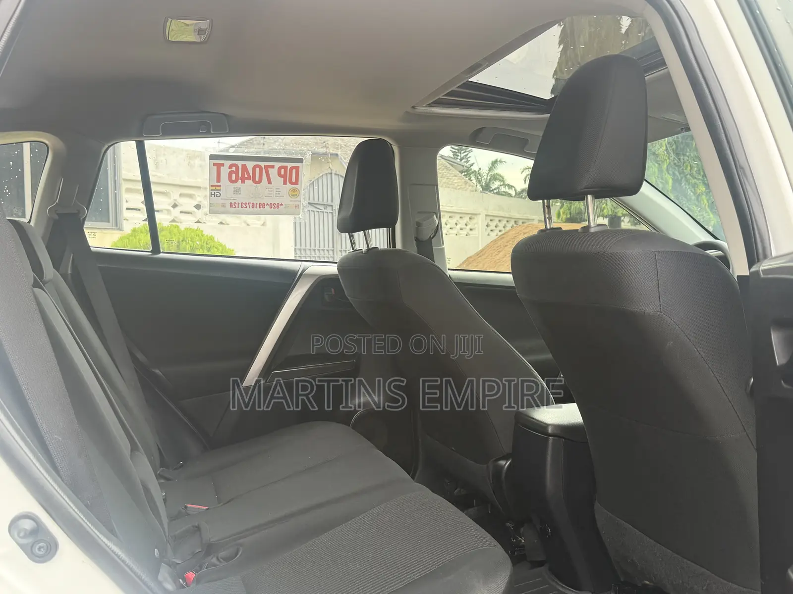 Toyota RAV4 XLE AWD (2.5L 4cyl 6A) 2017 White