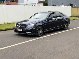 Mercedes-Benz C250 2013 Blue