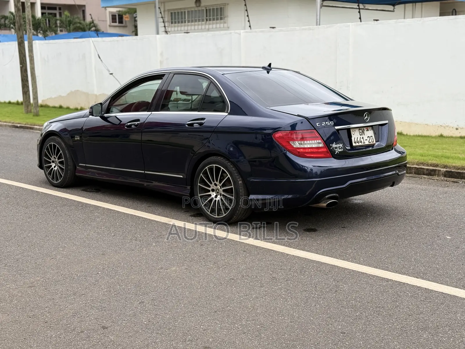 Mercedes-Benz C250 2013 Blue