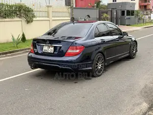 Mercedes-Benz C250 2013 Blue
