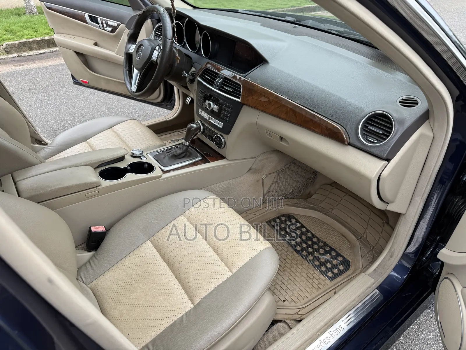 Mercedes-Benz C250 2013 Blue