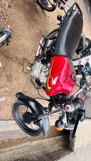 Royal RY125 2021 Red