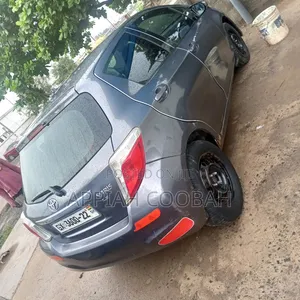 Toyota Yaris SE Hatchback 5dr 2012 Gray
