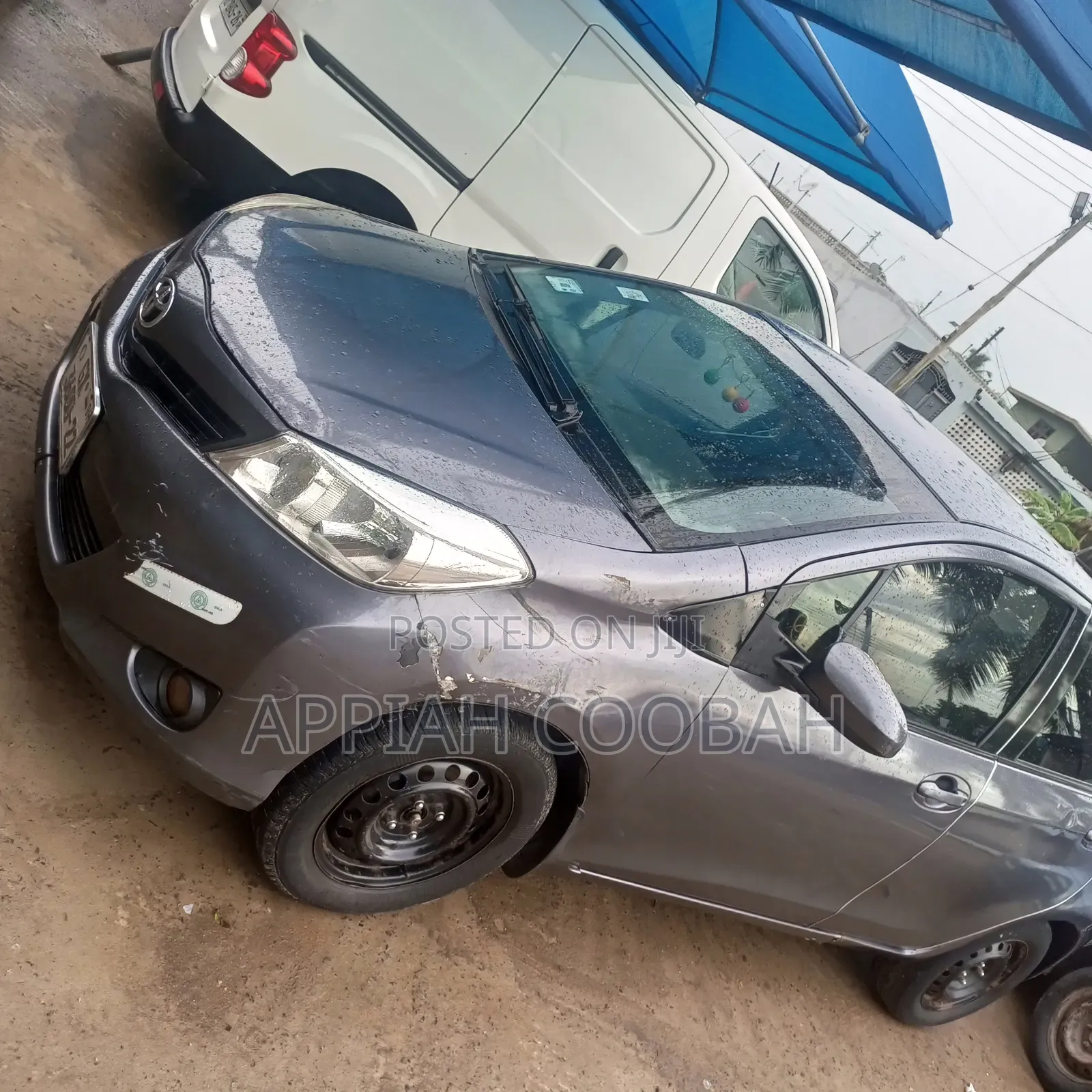 Toyota Yaris SE Hatchback 5dr 2012 Gray