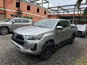 New Toyota Hilux 2025 Green