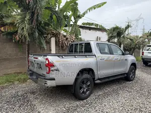 New Toyota Hilux 2025 Green