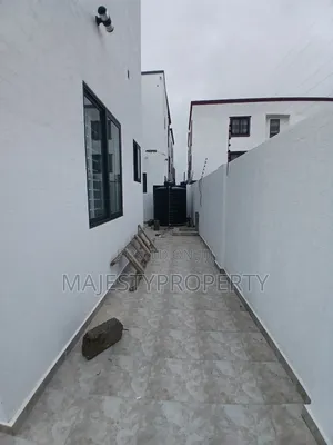 4bdrm House in East Legon Ogbojo, American House for sale