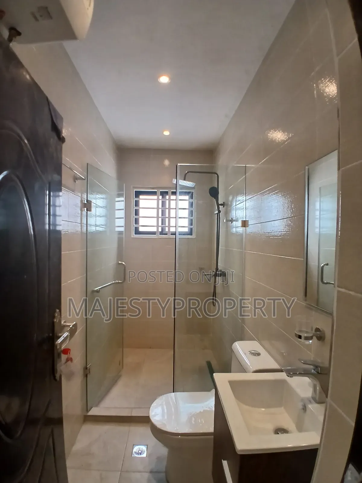 4bdrm House in East Legon Ogbojo, American House for sale