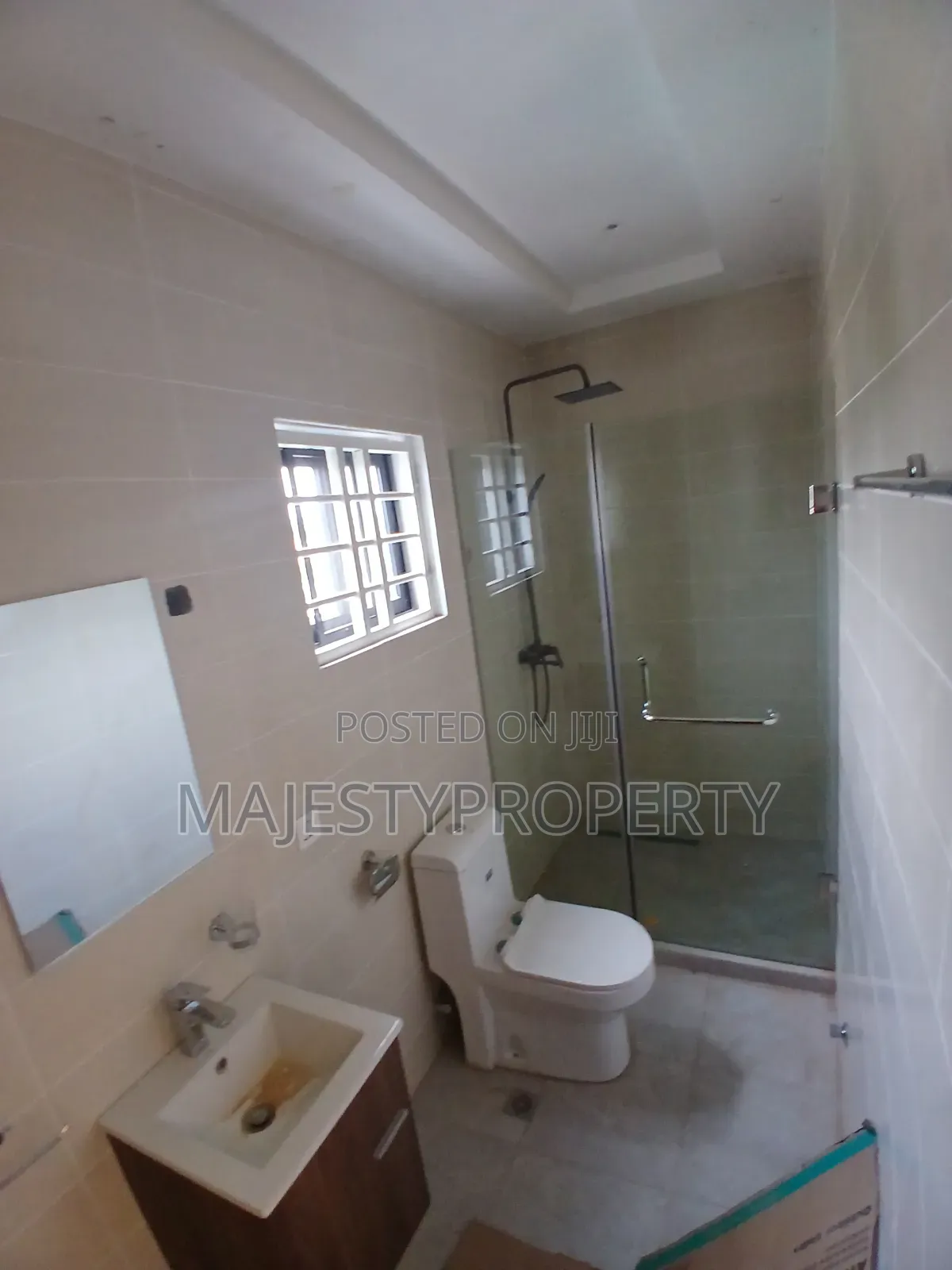 4bdrm House in East Legon Ogbojo, American House for sale