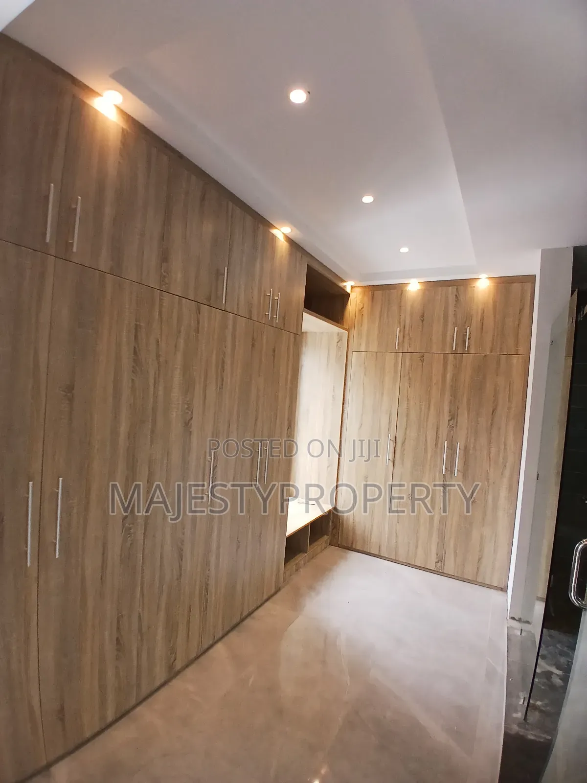 4bdrm House in East Legon Ogbojo, American House for sale