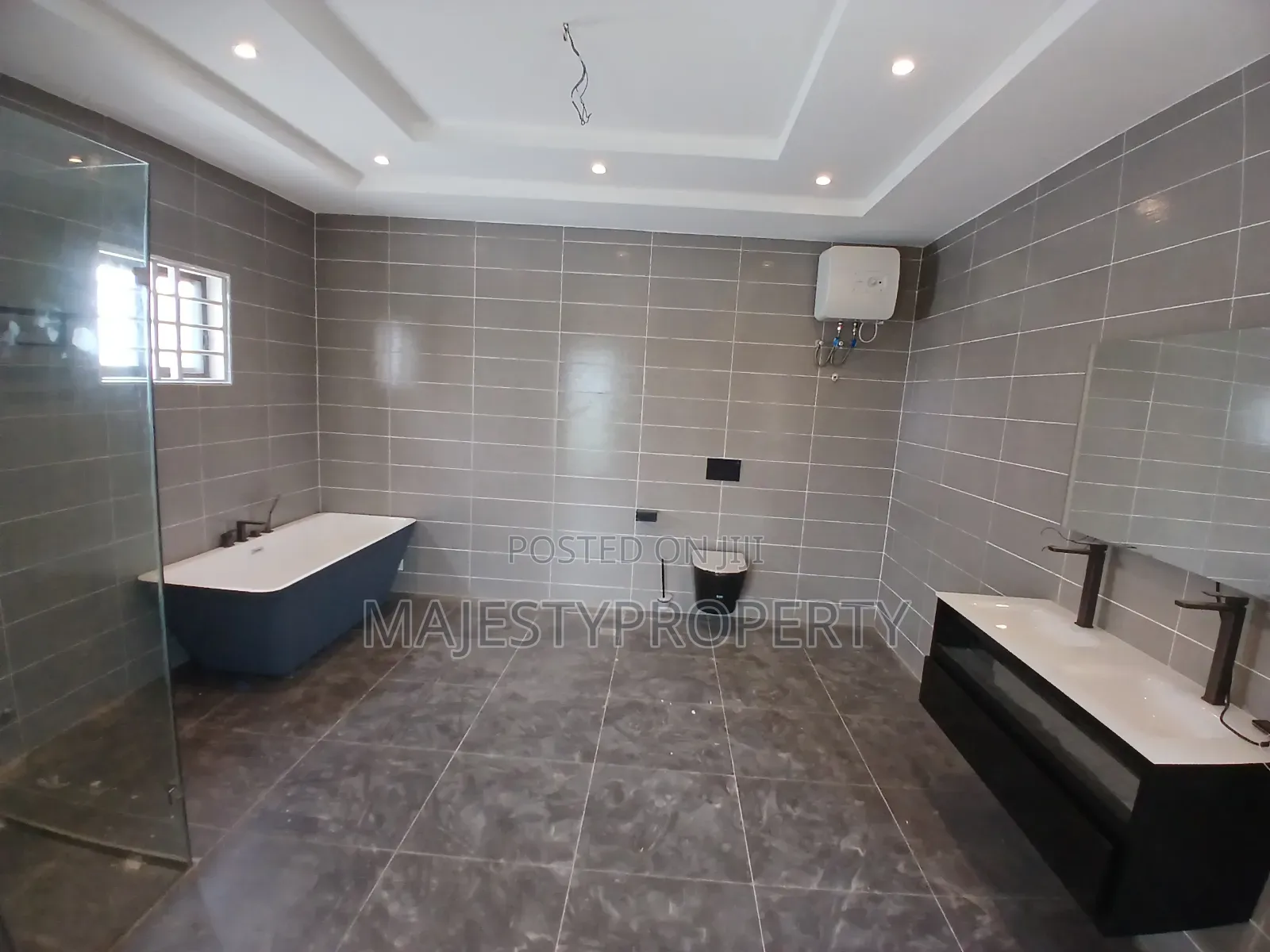 4bdrm House in East Legon Ogbojo, American House for sale