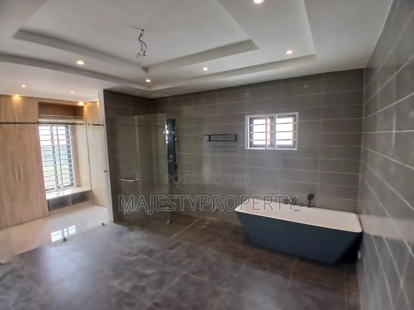4bdrm House in East Legon Ogbojo, American House for sale