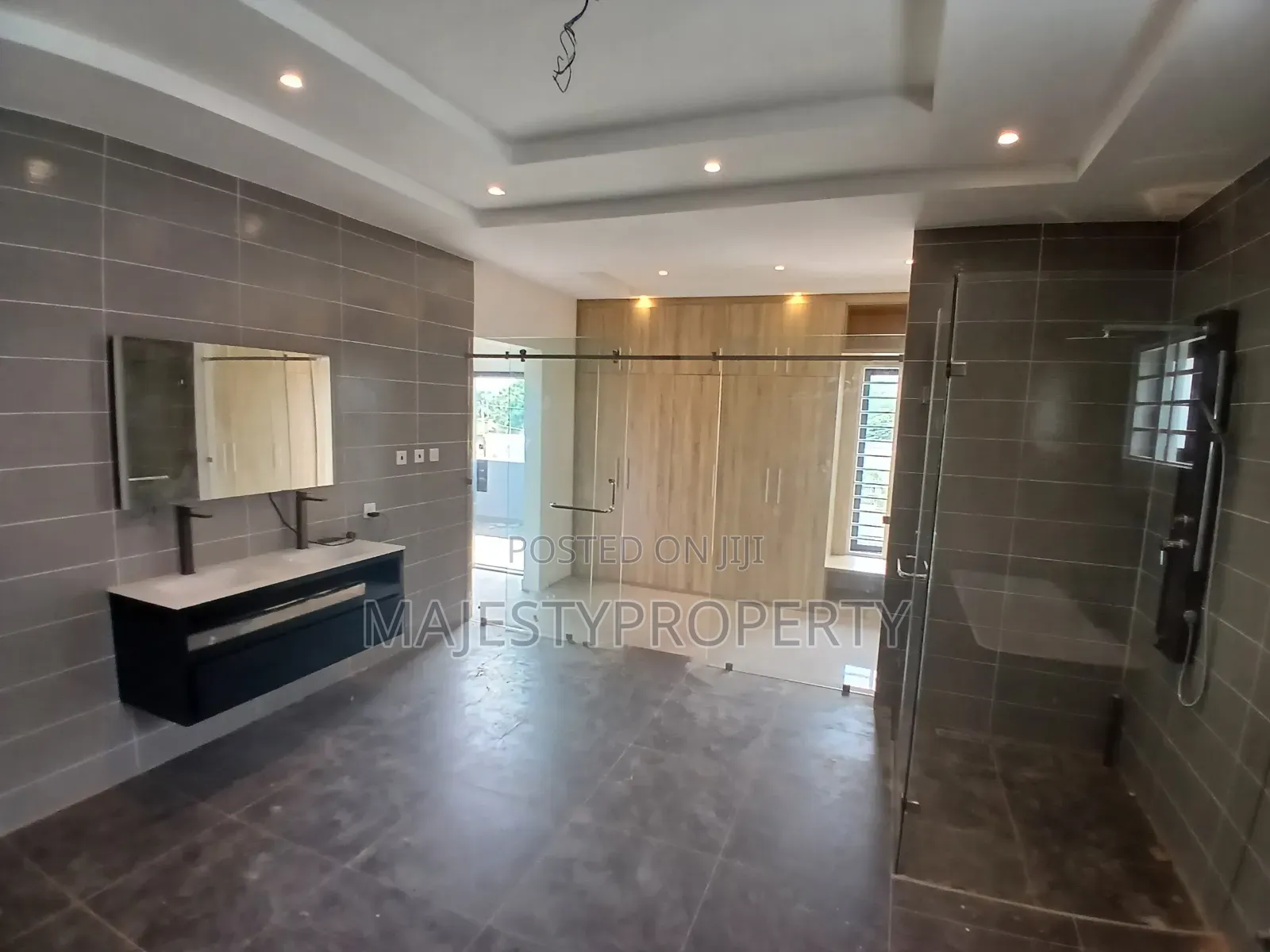 4bdrm House in East Legon Ogbojo, American House for sale