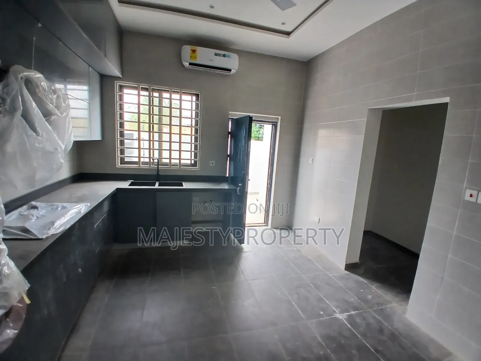 4bdrm House in East Legon Ogbojo, American House for sale
