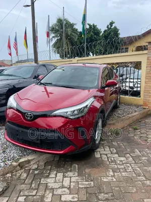 Toyota C-HR 2022 Red