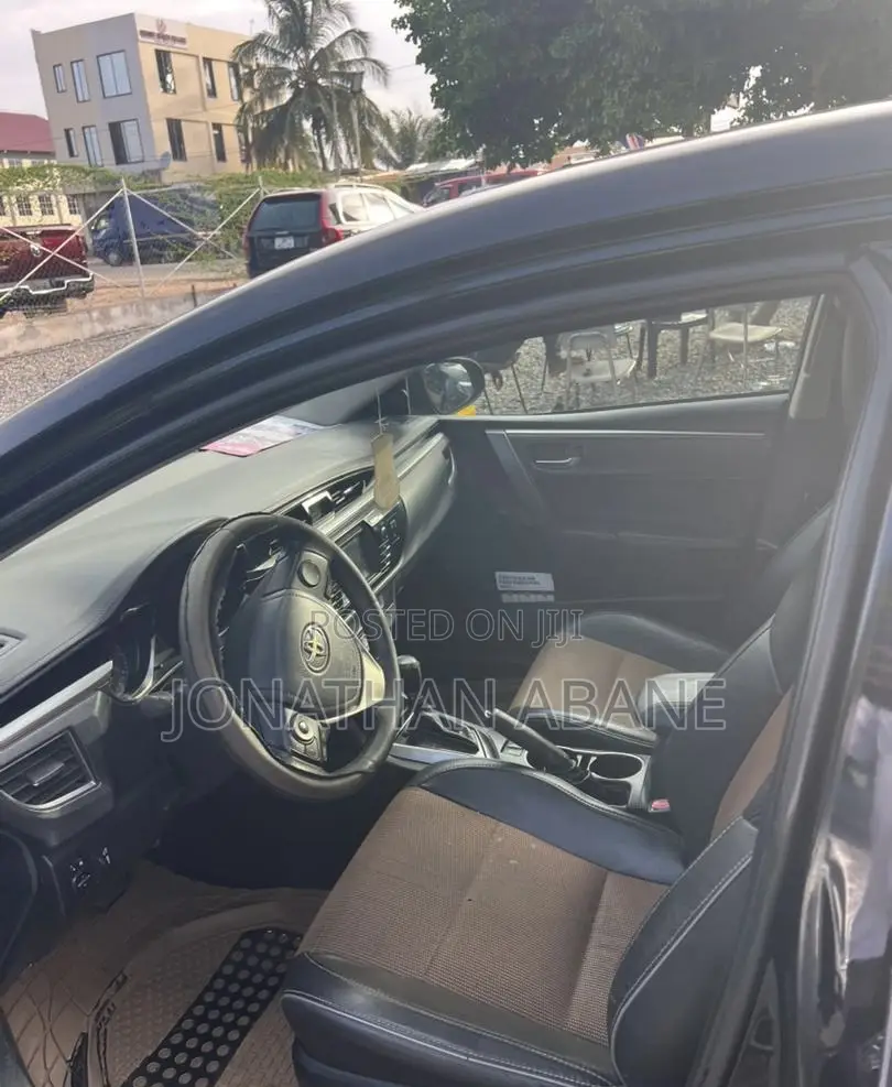 Toyota Corolla 2015 Black