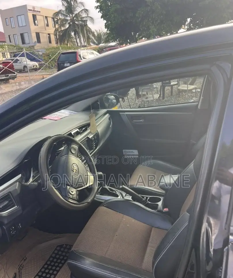 Toyota Corolla 2015 Black